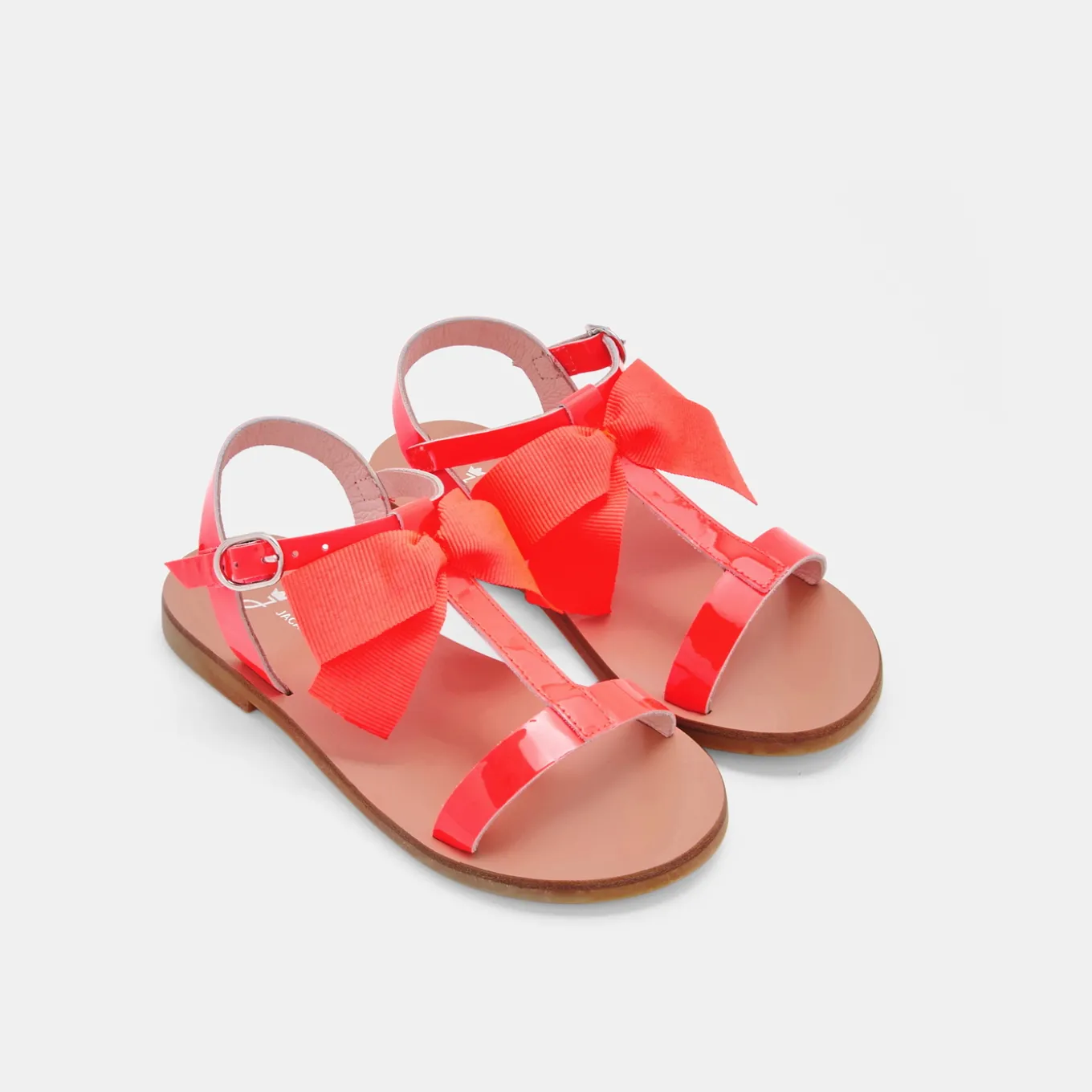 Nu-pieds enfant fille en cuir verni - rose fluo