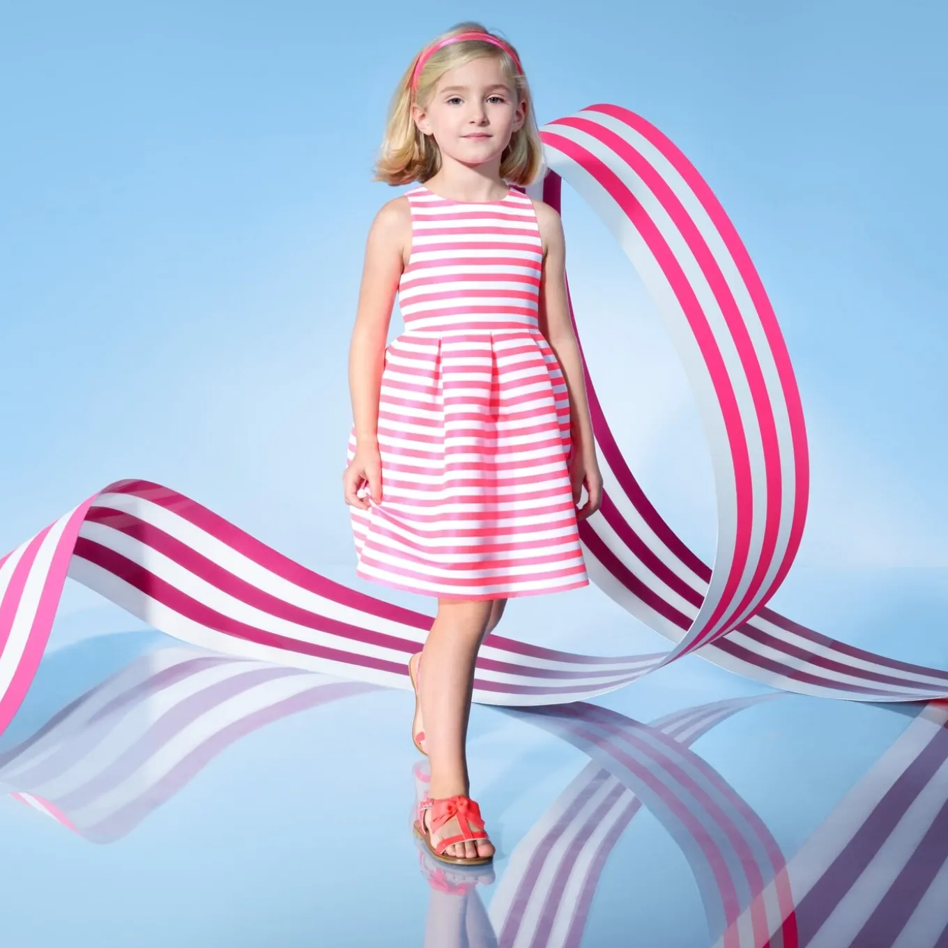 Nu-pieds enfant fille en cuir verni - rose fluo