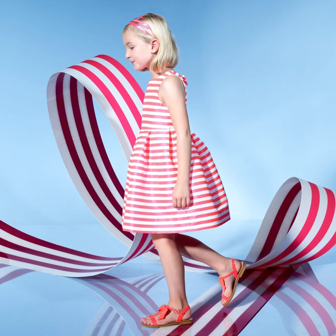 Nu-pieds enfant fille en cuir verni - rose fluo